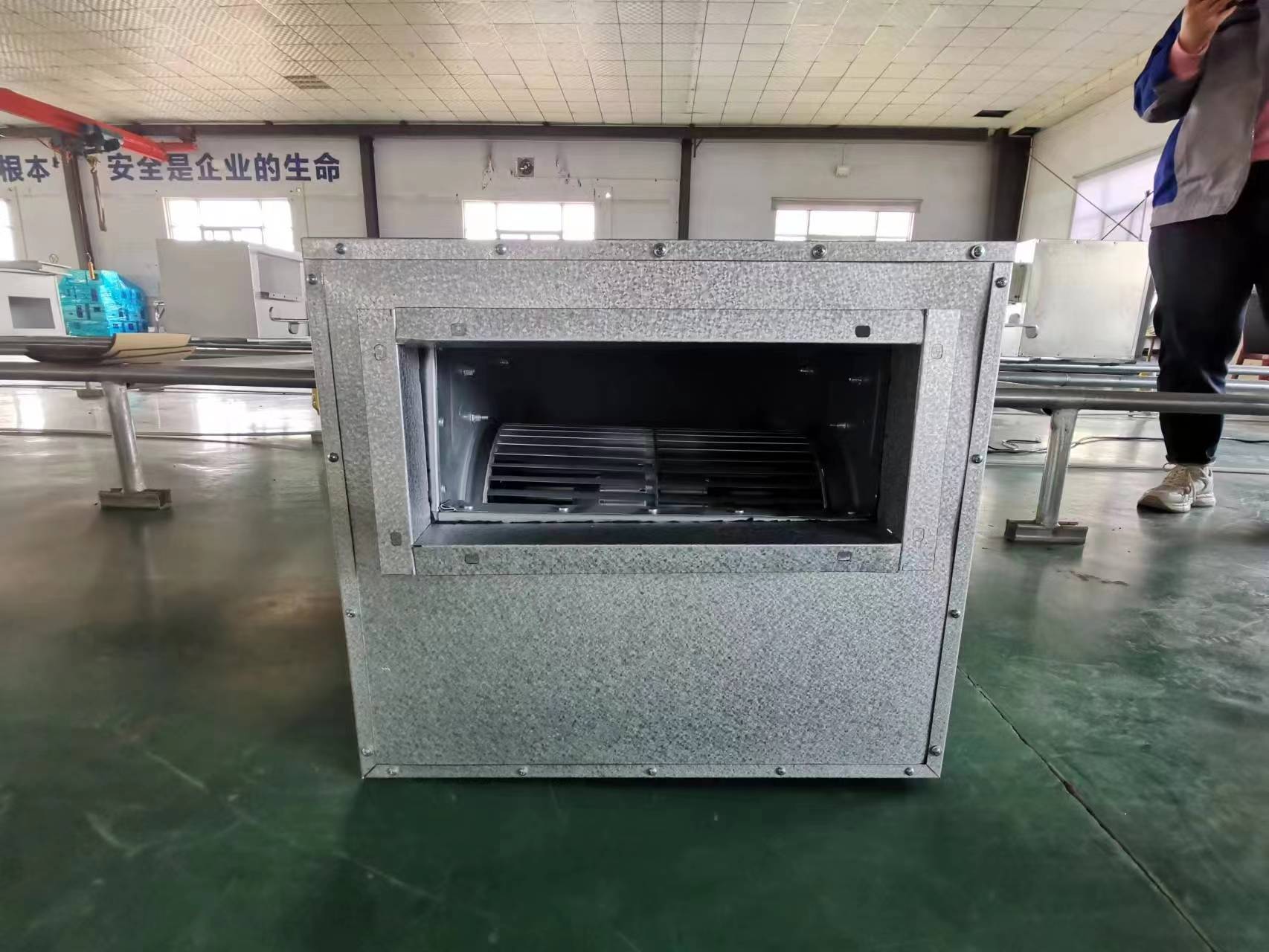 外轉(zhuǎn)子風(fēng)機(jī)箱的工作原理