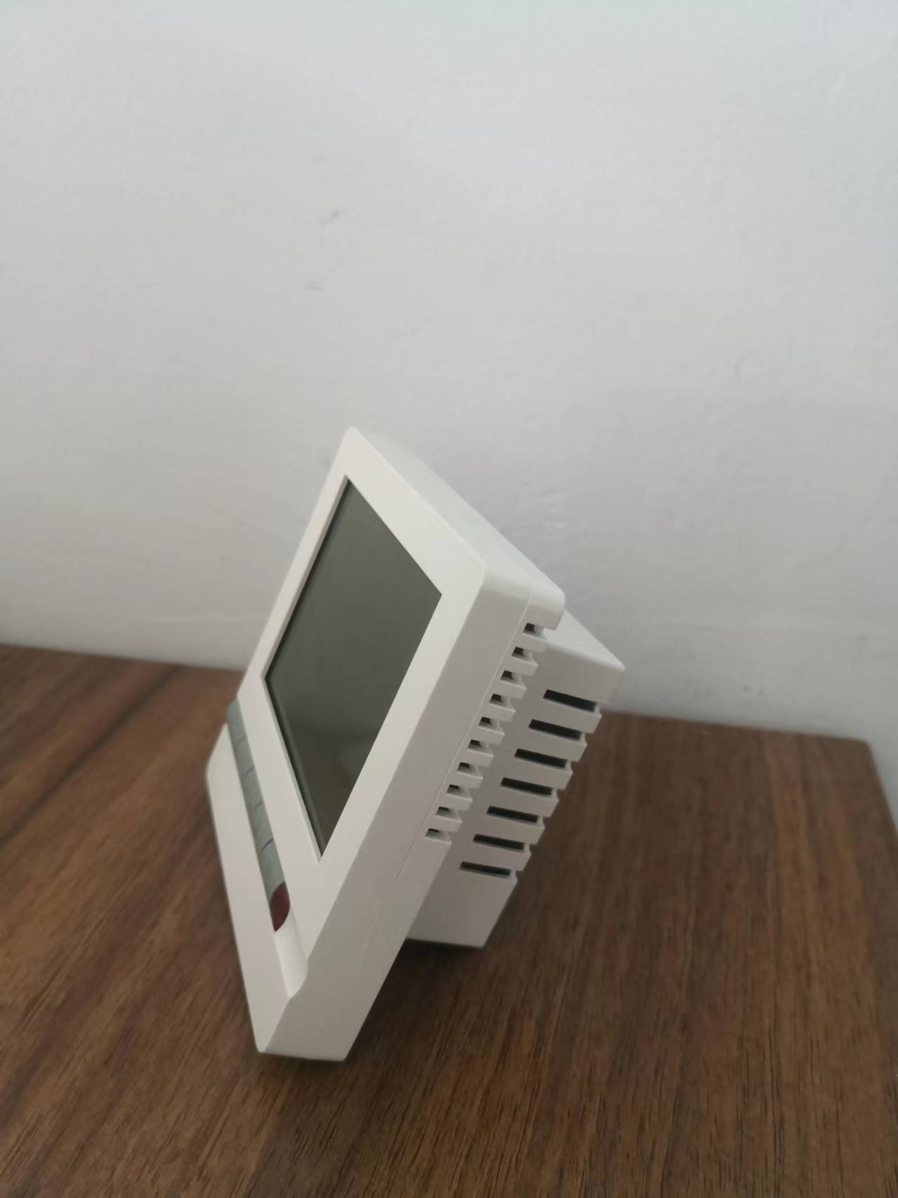 溫控器原理、類型及應(yīng)用指南